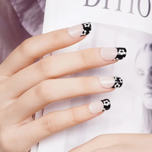 Daisy Noir